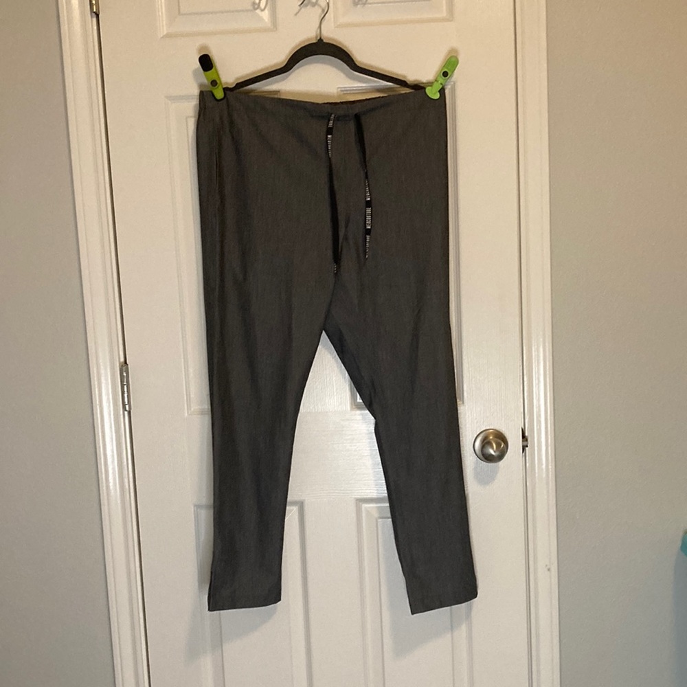 Medcouture scrubs, gray, medium petite, drawstring, medical, nurse, hospital